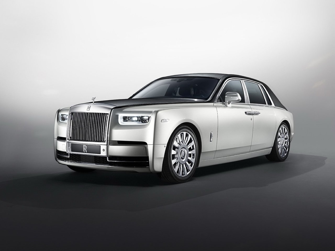 Rolls-Royce Phantom: технические характеристики, поколения, фото |  Комплектации и цены Роллс-Ройс Фантом