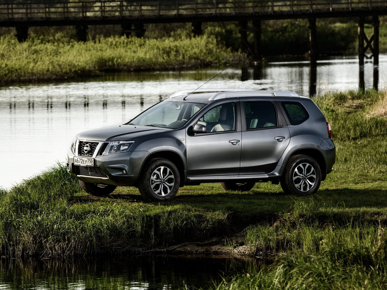 Nissan Terrano -            