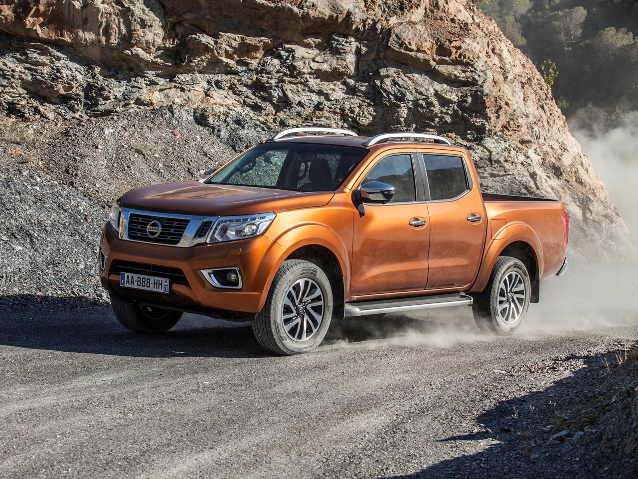 Nissan navara габариты