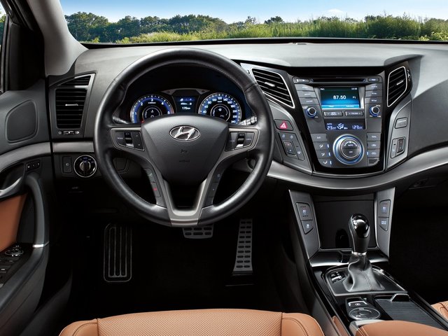 Hyundai i40 1    -              i40