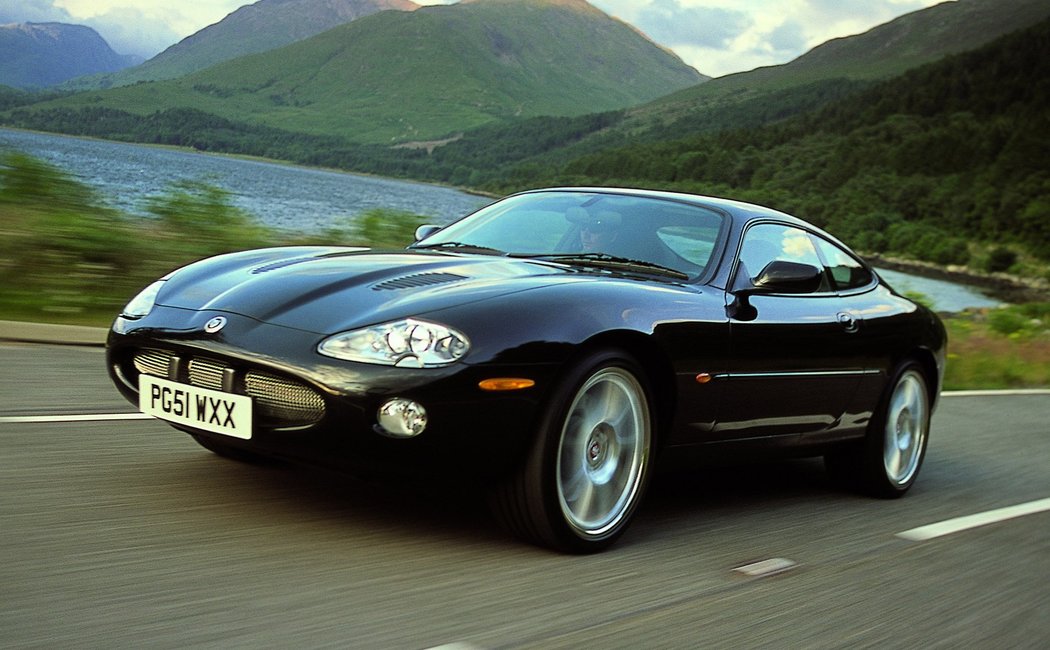 Ягуар машина XKR