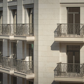 Купить трехкомнатную квартиру с высокими потолками в апарт-комплексе «Софийский» в Москве и МО - изображение 3