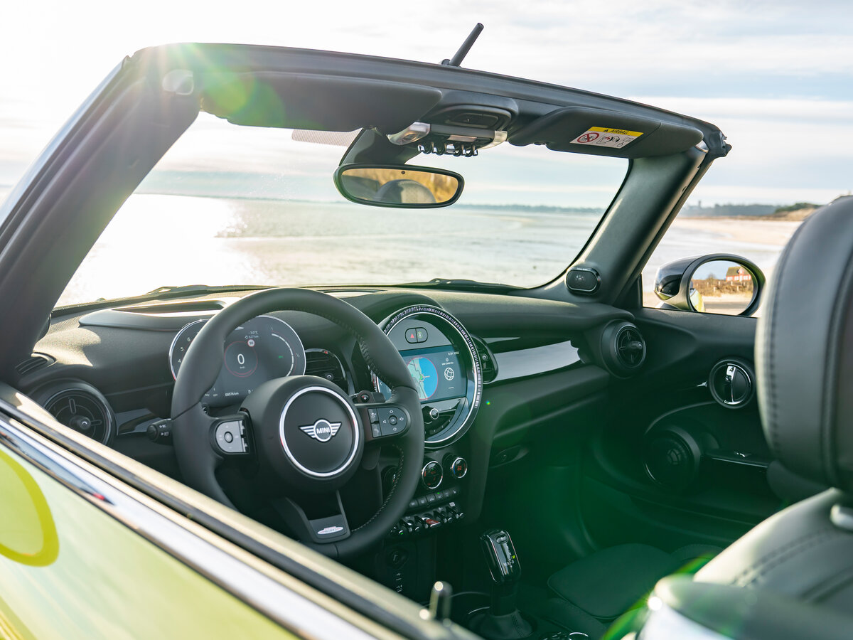 Mini Cabrio III Рестайлинг 2, Кабриолет JCW: фото поколения