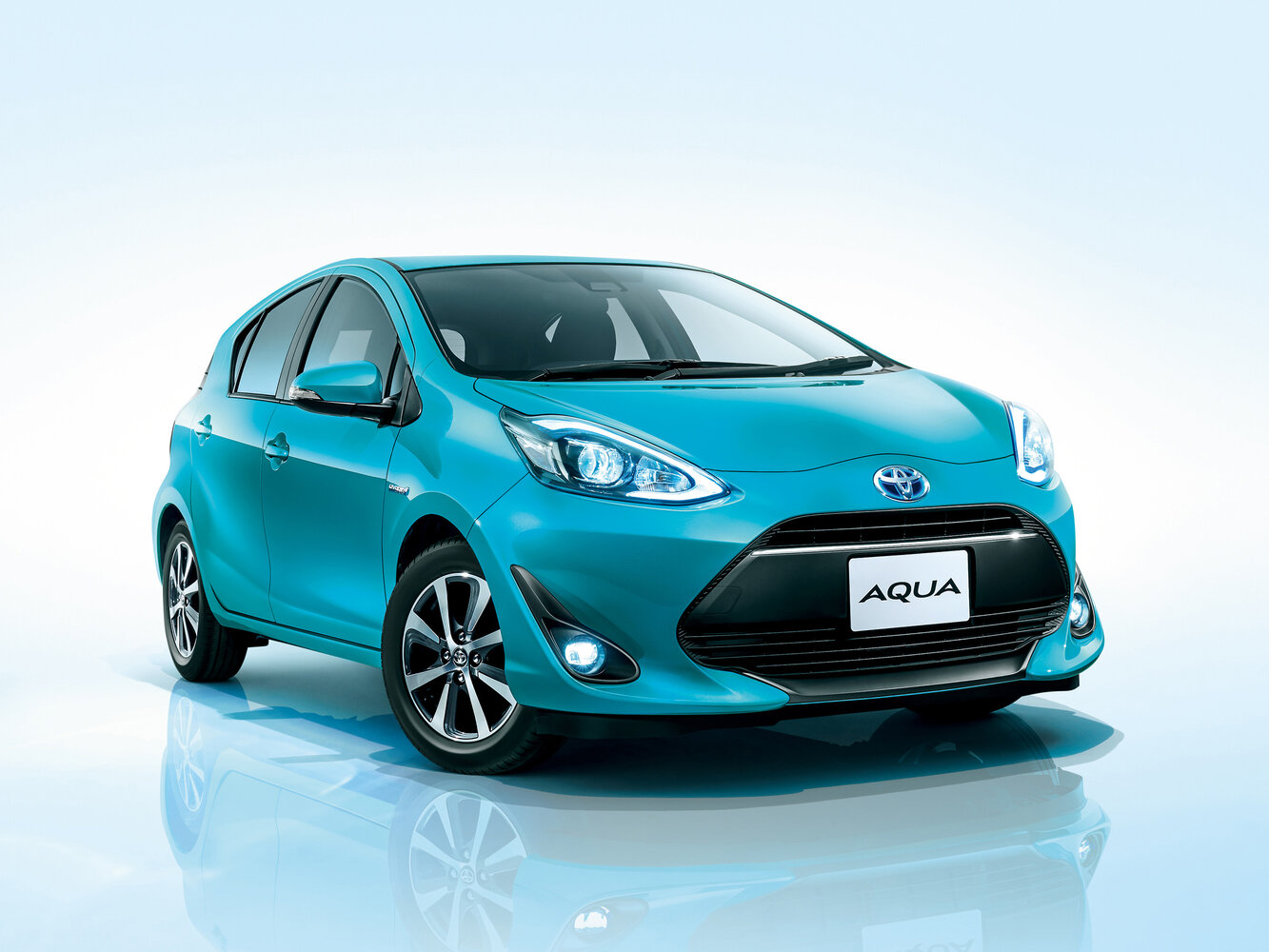 Toyota Aqua, вид 3