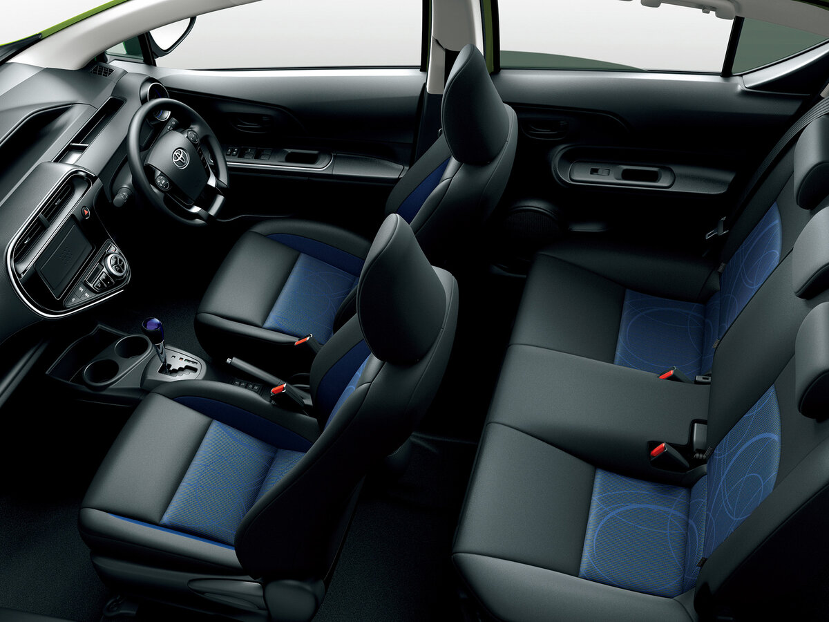 Toyota Aqua I Рестайлинг 2, Хэтчбек 5 дв.: фото поколения