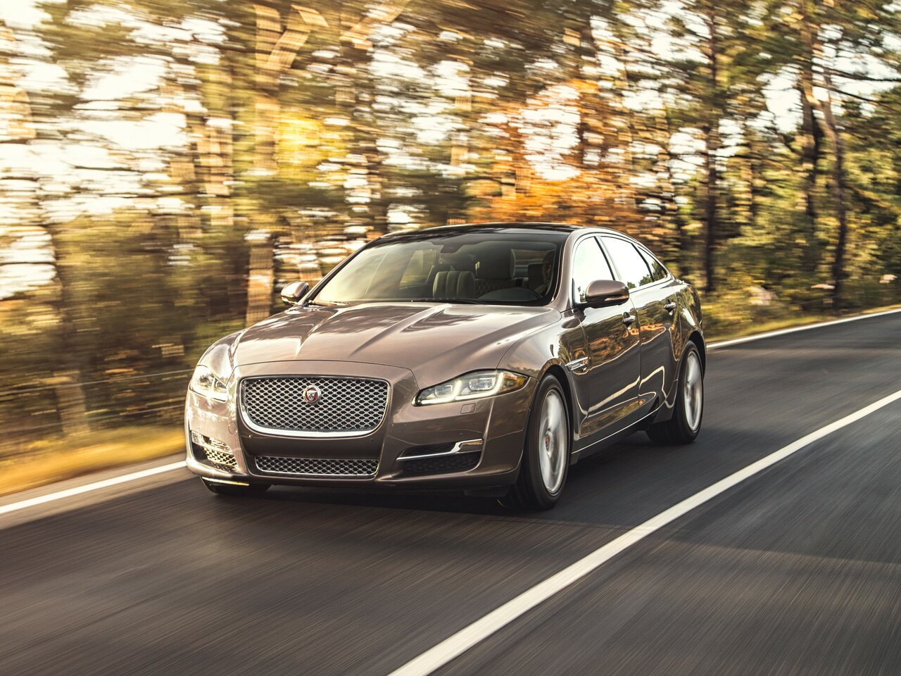 Jaguar XJ: технические характеристики, поколения, фото | Комплектации и  цены Ягуар XJ