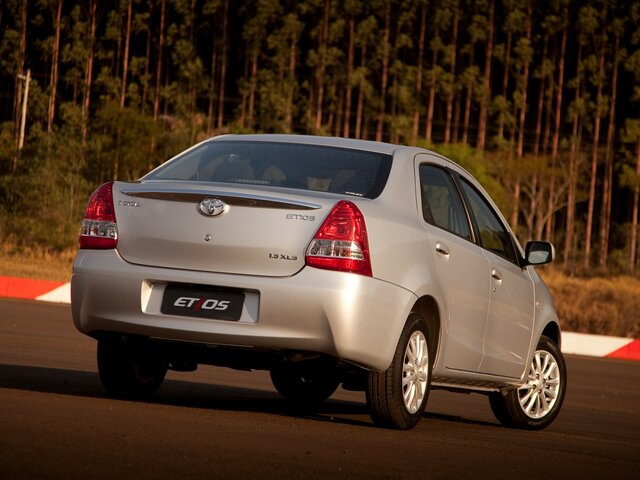 Toyota Etios Sedan - цена, характеристики и обзор