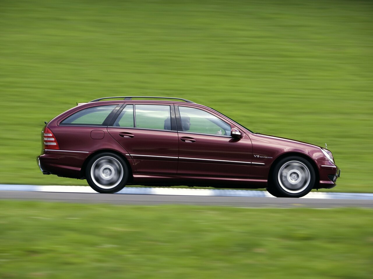 Сравнение Jetta VA7 и Mercedes-Benz C-Класс AMG 30 AMG по ...