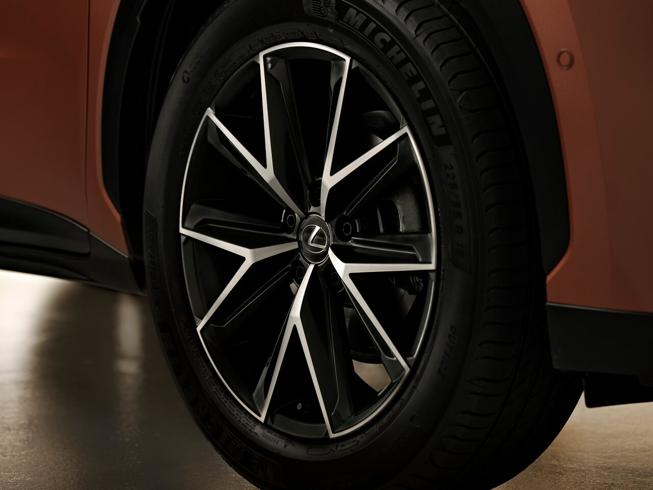 Lexus LBX Внедорожник 5 дв. - технические характеристики, модельный ряд ...