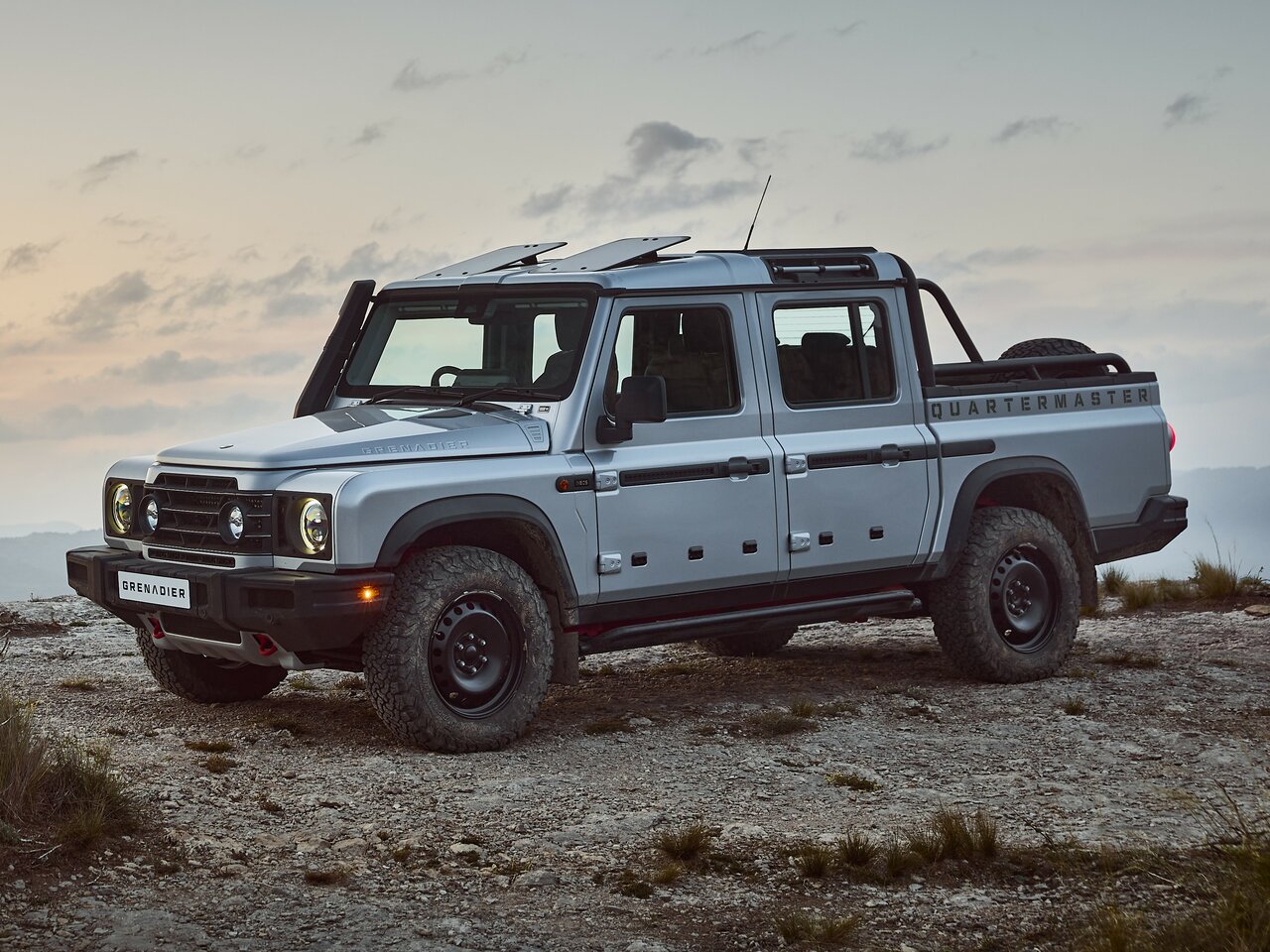 Сравнение Ineos Grenadier Quartermaster и Land Rover Defender Octa по ...