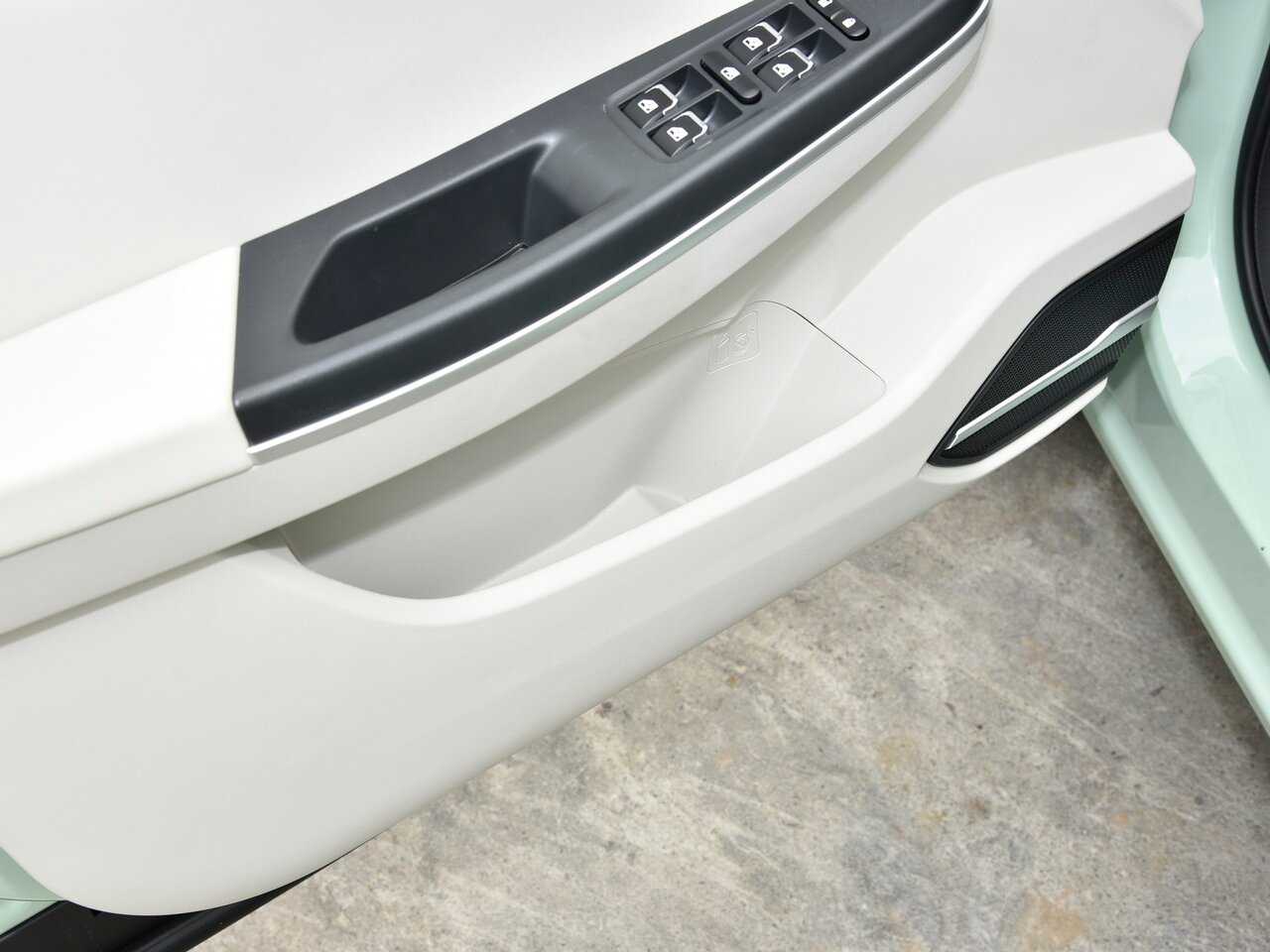 Дверь