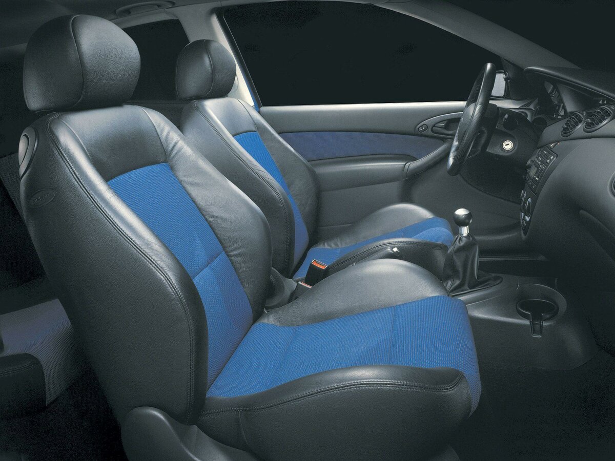 Ford Focus ST I, Хэтчбек 3 дв.: фото поколения