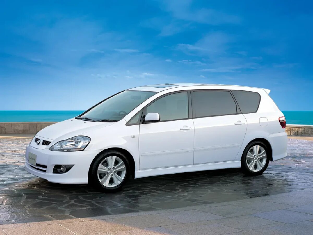 Toyota Ipsum Основной вид