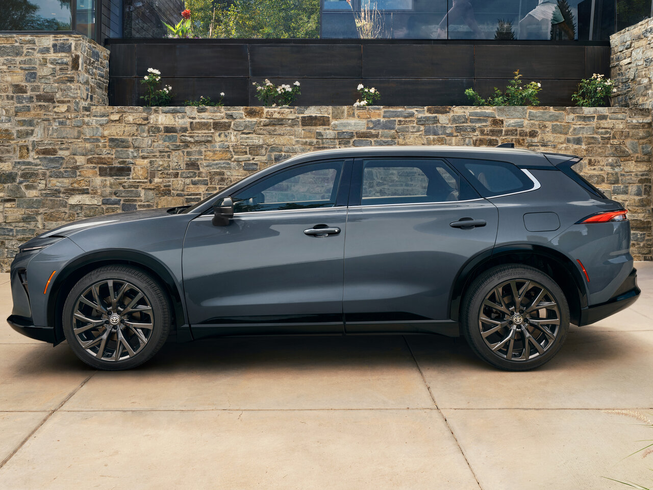 Сравнение Hyundai Santa Fe и Toyota Crown Signia по характеристикам ...