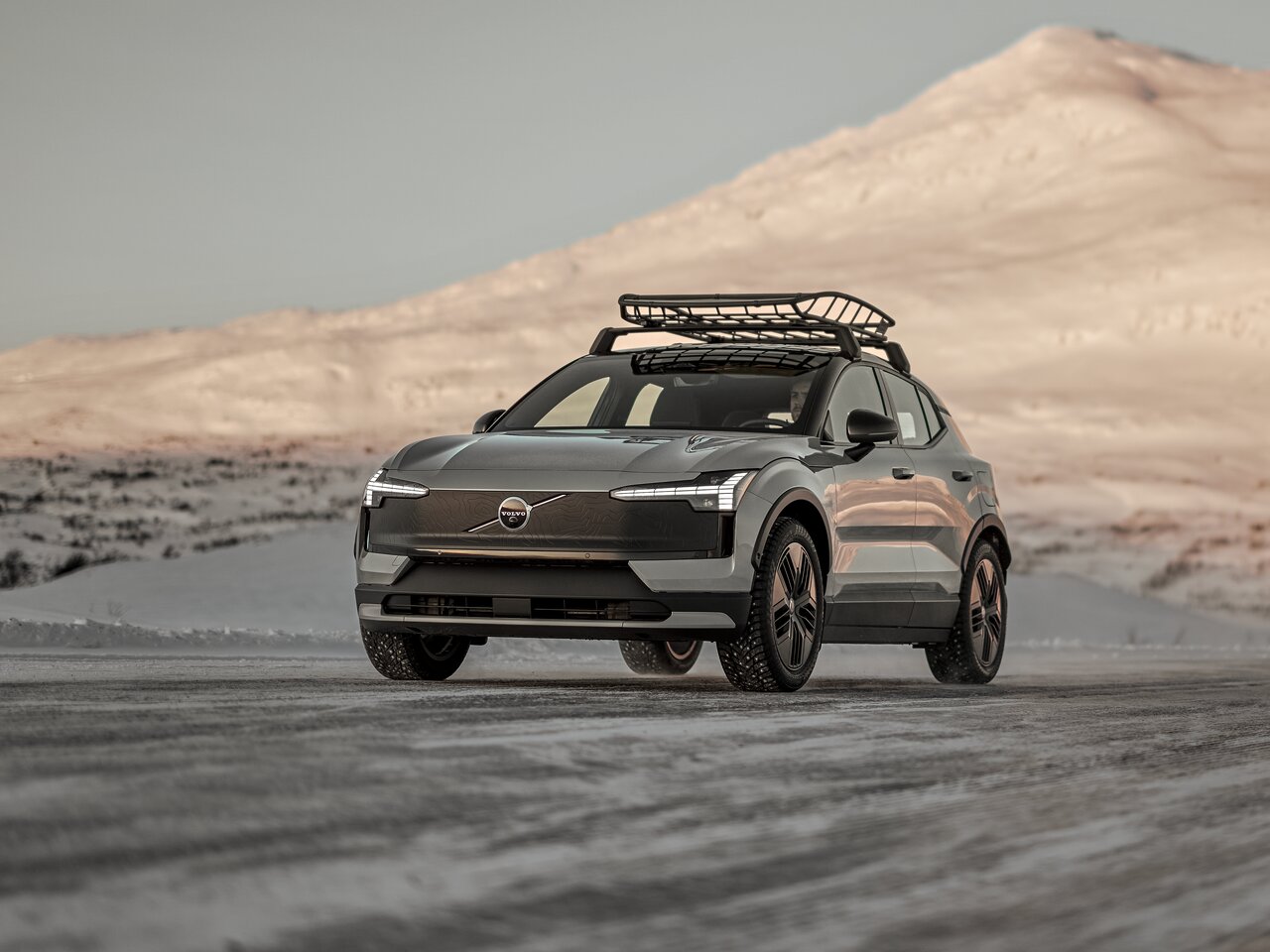 Volvo EX30 Cross Country Основной вид