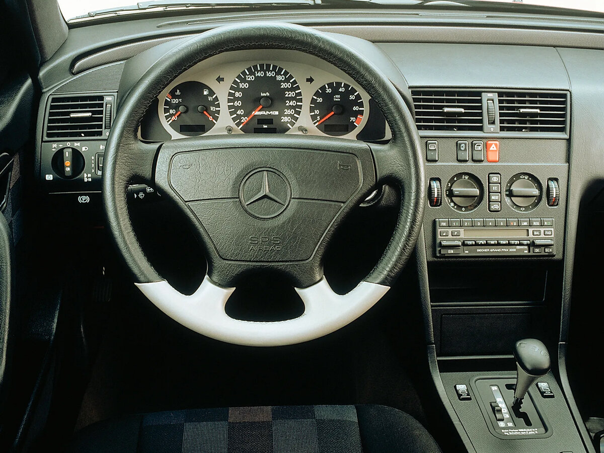 Mercedes-Benz C-Класс AMG I (W202), Седан: фото поколения