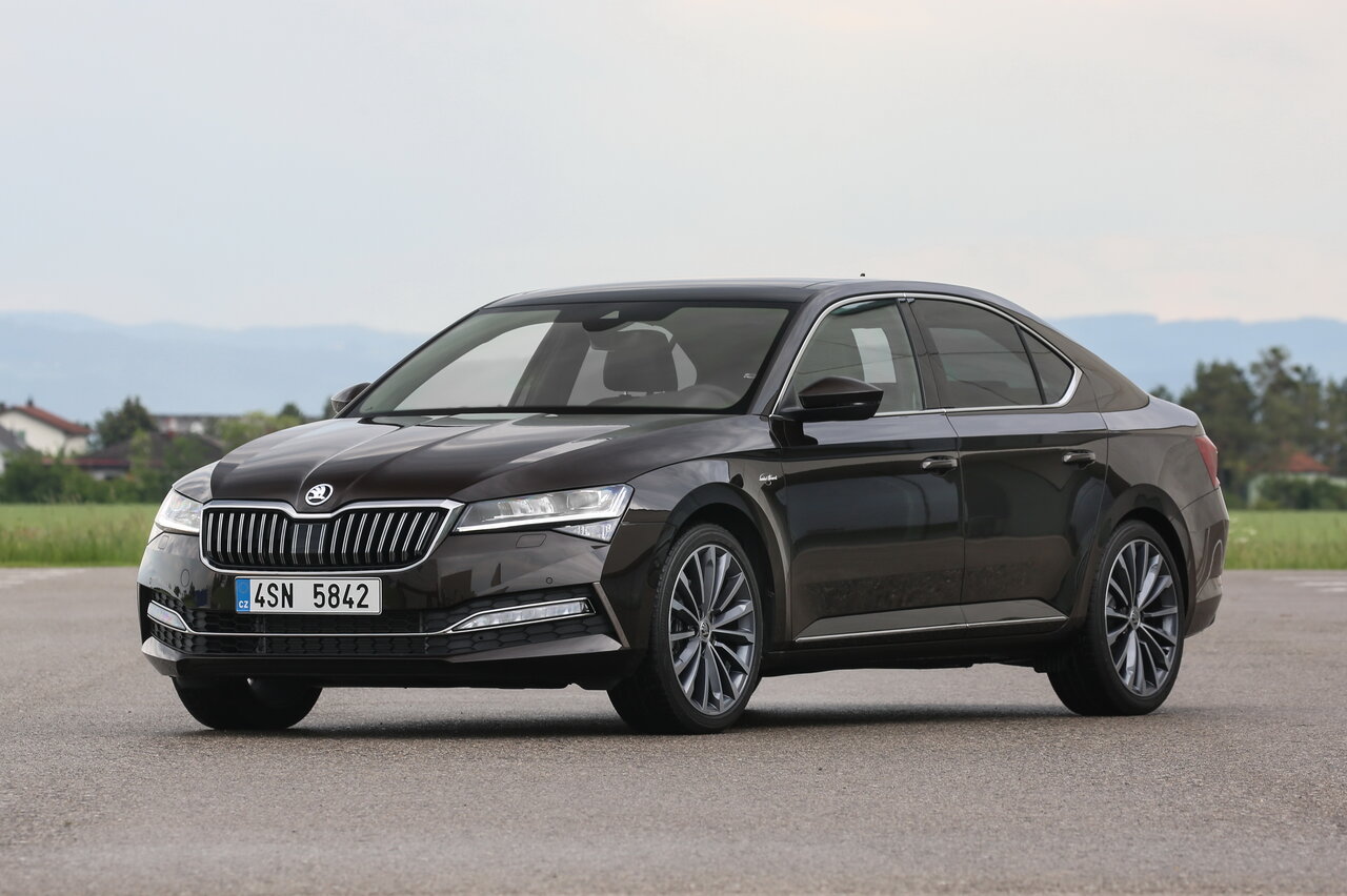 Реакция окружающих на классическую Skoda Superb