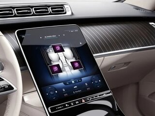 Мультимедийная система MBUX High-End для пассажиров в задней части салона