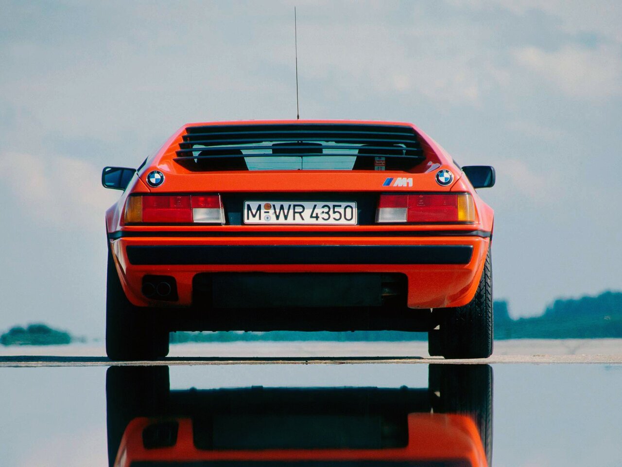 BMW M1 Купе - технические характеристики, модельный ряд, комплектации ...