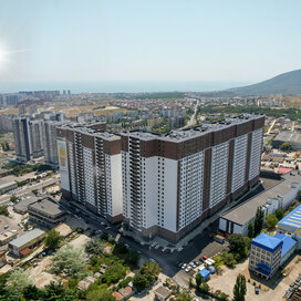 Купить квартиру с панорамными окнами в ЖК «Аврора 2» в Новороссийске - изображение 1