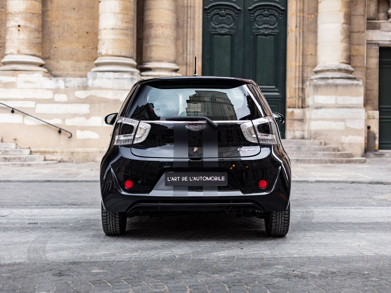 Aston Martin Cygnet 2011