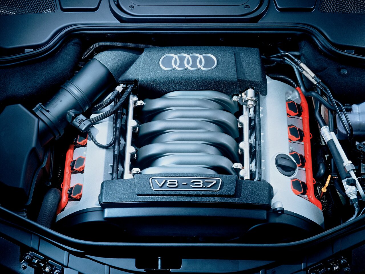 Audi s8 двигатель работает