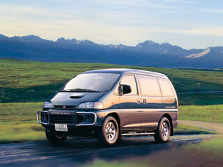 1997 Mitsubishi Delica IV, белый, 1250000 рублей, вид 1