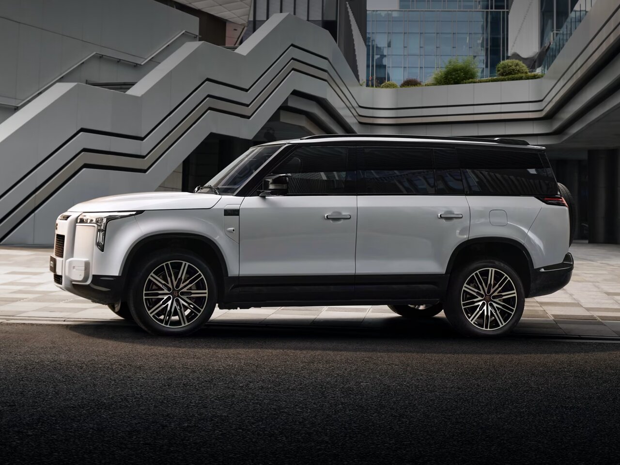 Сбоку