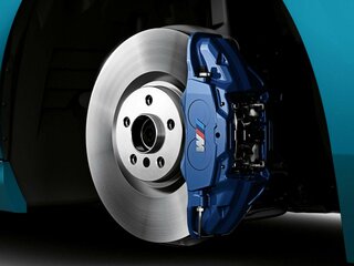 Тормозная система M Sport с суппортами синего цвета