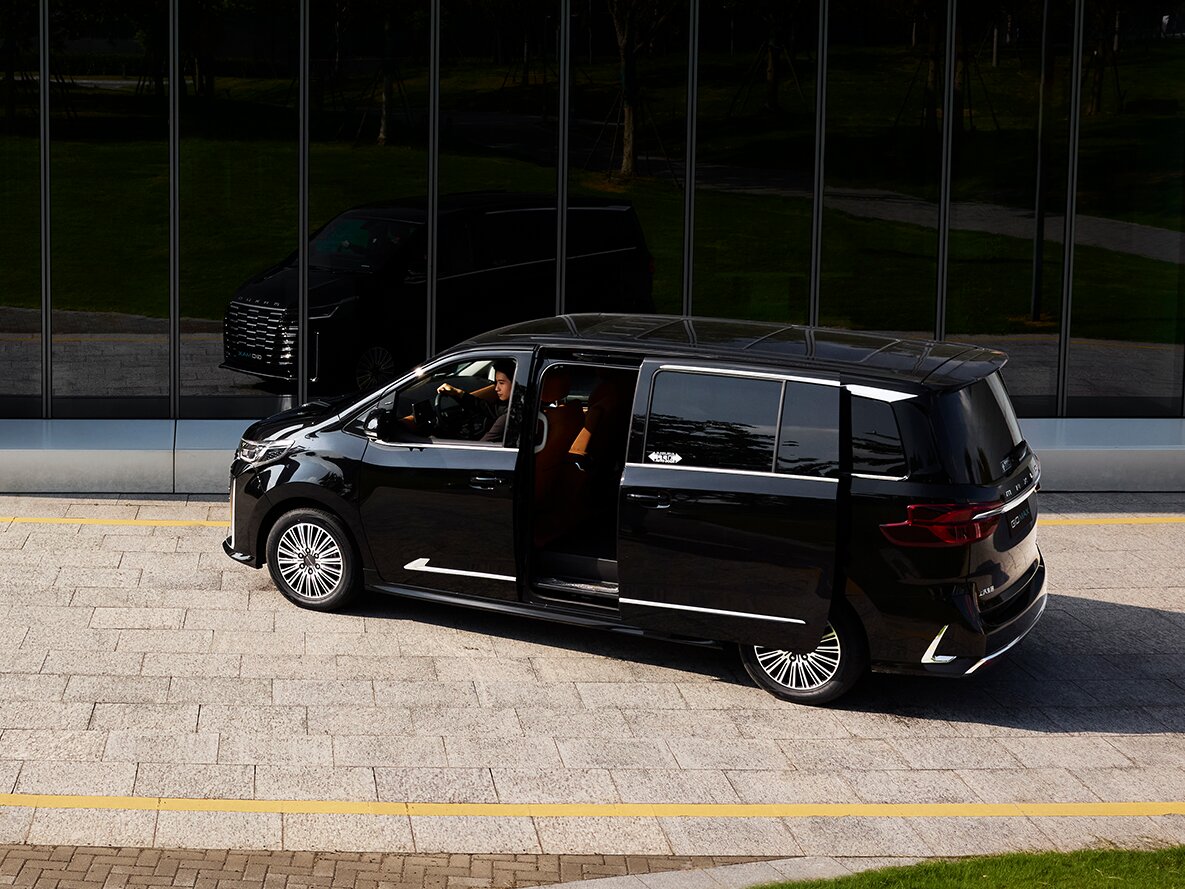 Сбоку