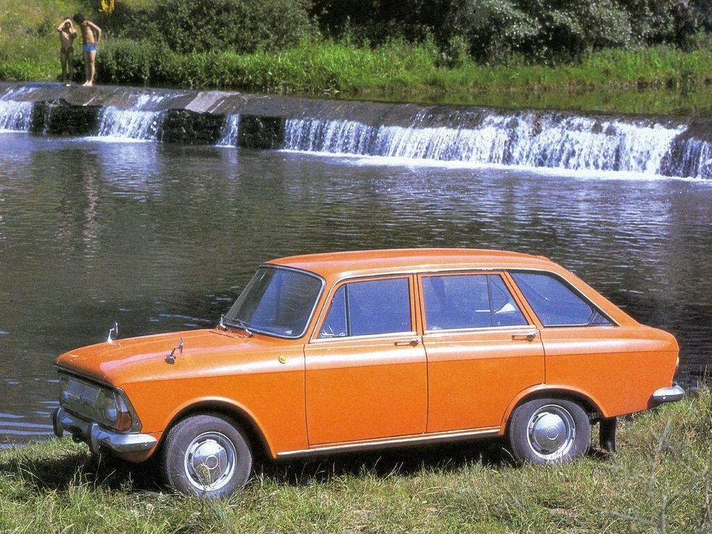 Сбоку