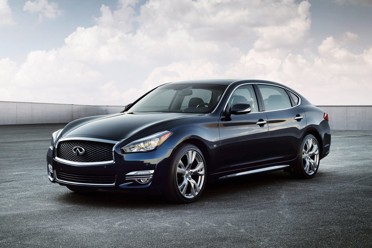 Infiniti Q70L 5.6: обзор, характеристики, цена