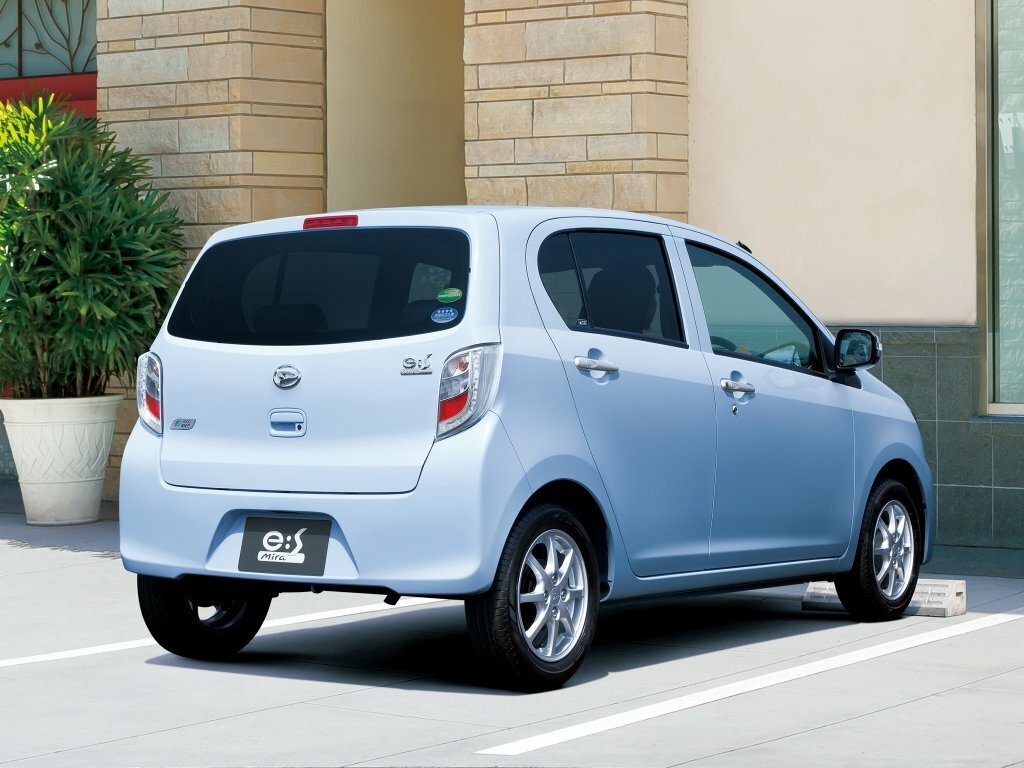 Daihatsu Mira e:S, вид 3