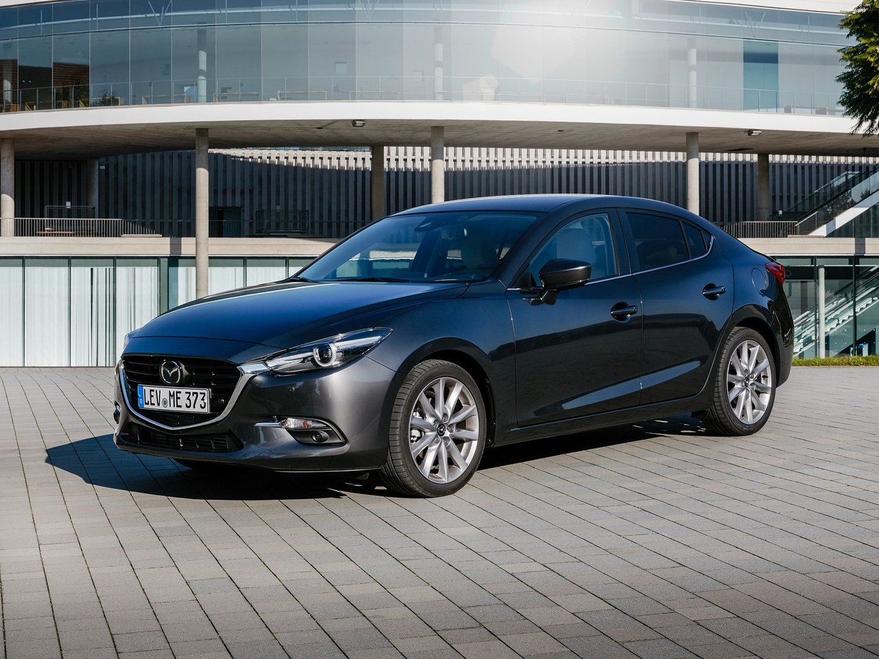 Характеристики автомобиля Mazda 3