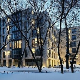 Купить трехкомнатную квартиру в особняке в Хилковом переулке в Москве и МО - изображение 1
