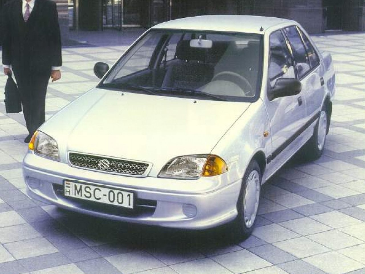 Suzuki Swift 1 2