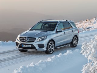 2015 Mercedes-Benz GLE 400 I (W166), серебристый, 4450000 рублей, вид 1