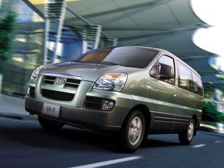 2005 Hyundai H-1 I Рестайлинг, зелёный, 1050000 рублей, вид 1