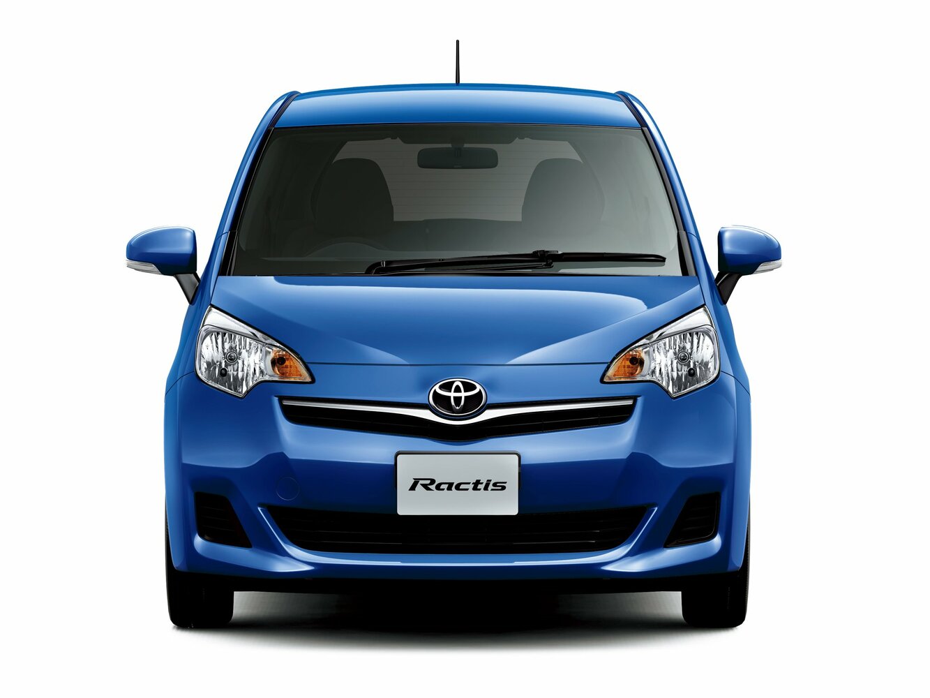 Toyota Ractis, вид 2