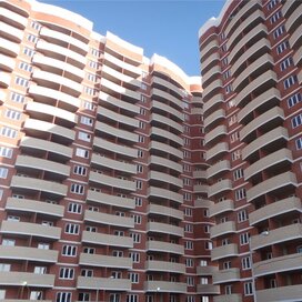 Купить двухкомнатную квартиру с парковкой в микрорайоне «Казанский» в Краснодаре - изображение 1