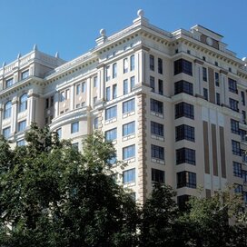 Купить квартиру с парковкой в ЖК «Новопесковский» в Москве и МО - изображение 2