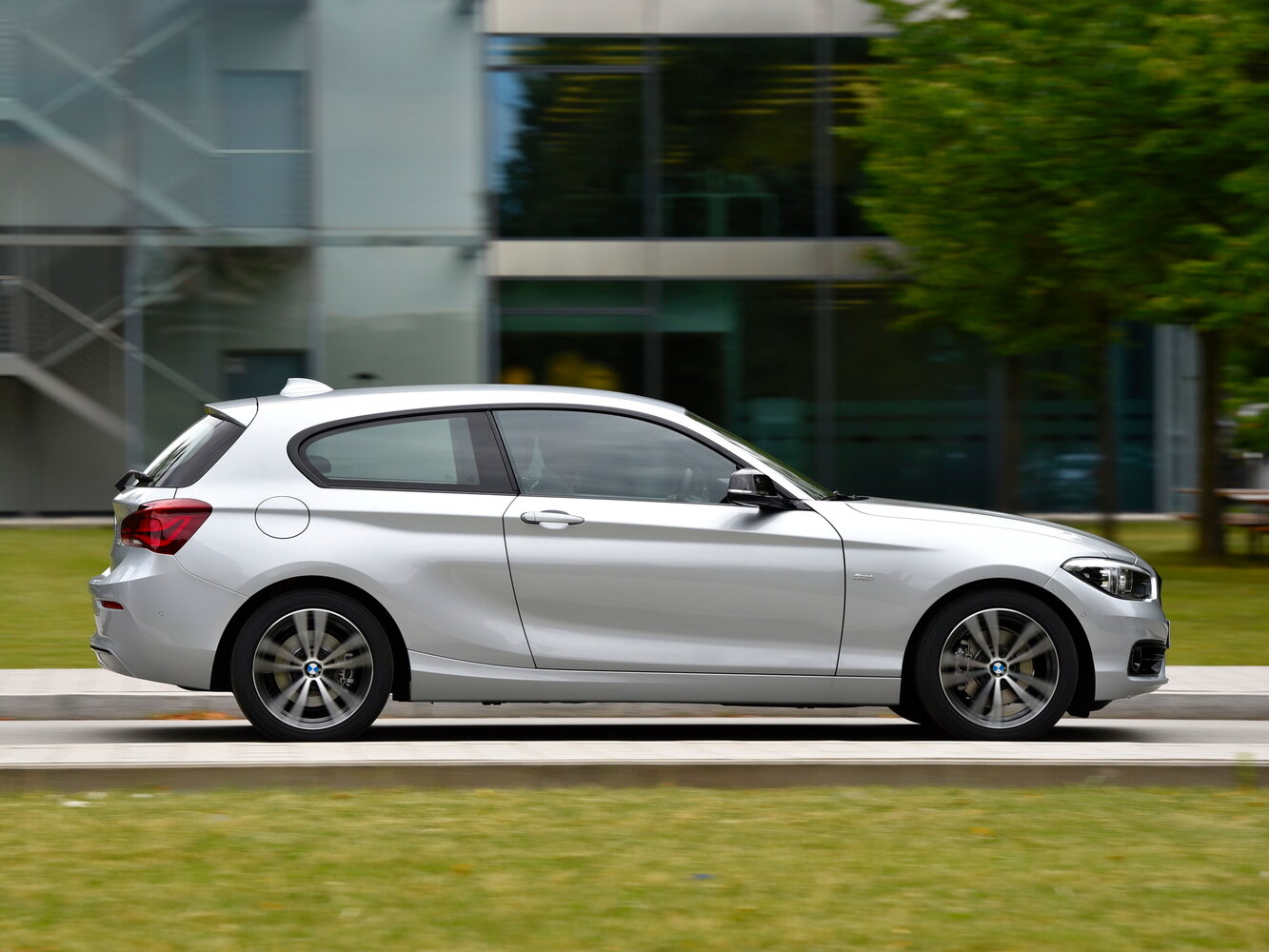 BMW 1 серии Hatchback Diesel, вид 2