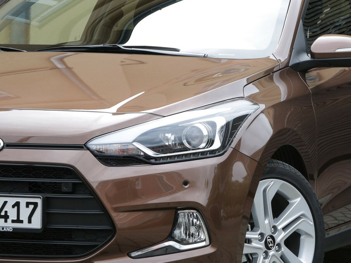 Hyundai i20 II, Хэтчбек 5 дв. Active: фото поколения