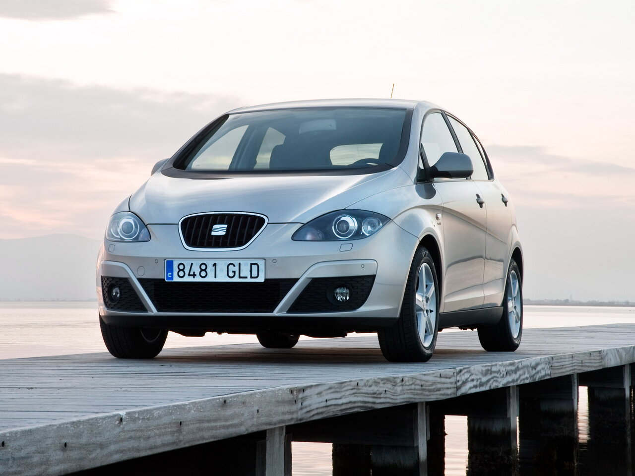 Seat чипованный