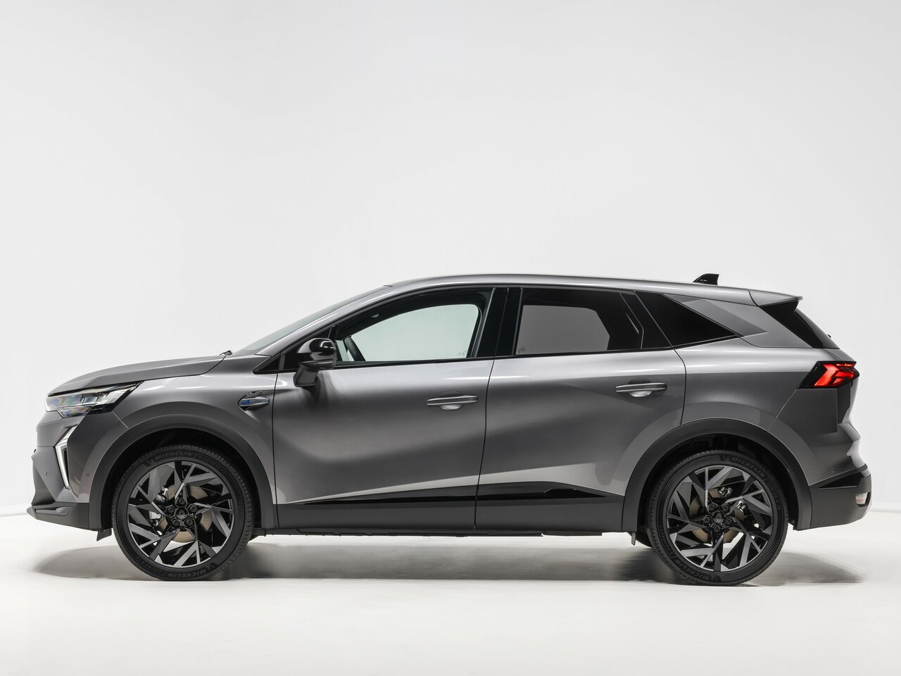 Сравнение Jetta VA7 и Renault Symbioz по характеристикам, стоимости ...