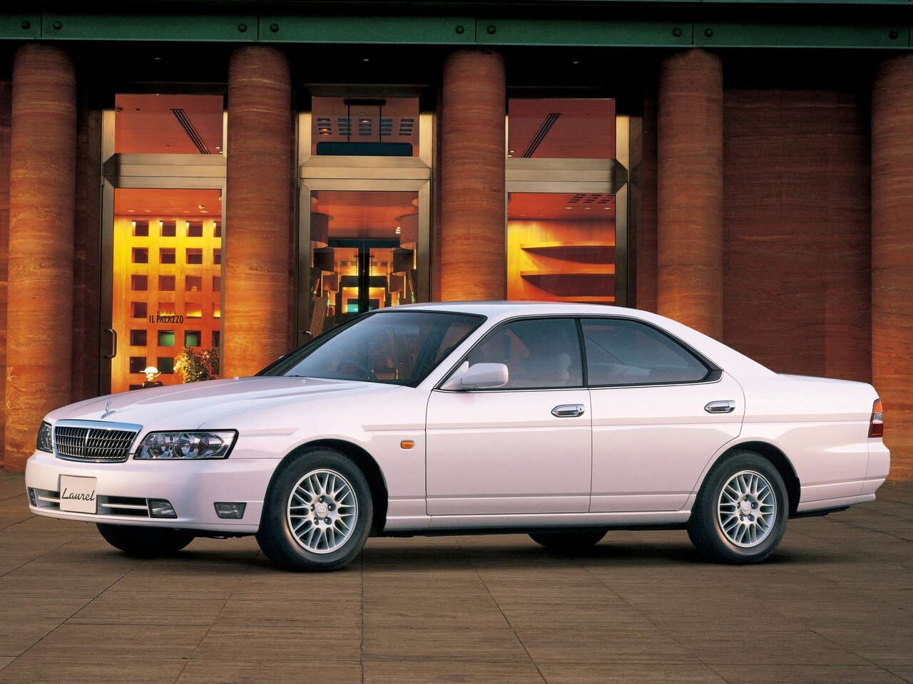 Nissan Laurel Основной вид
