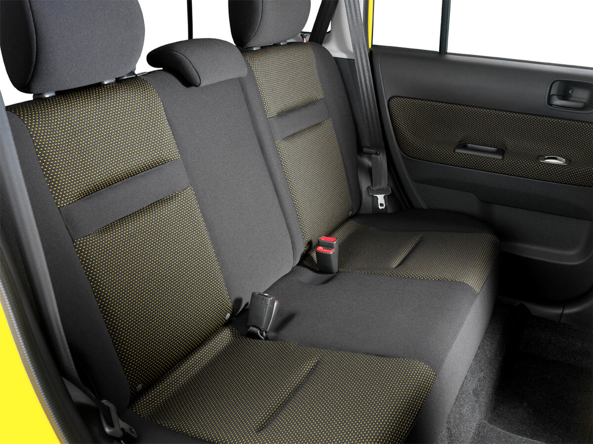 Scion xB I, Компактвэн: фото поколения