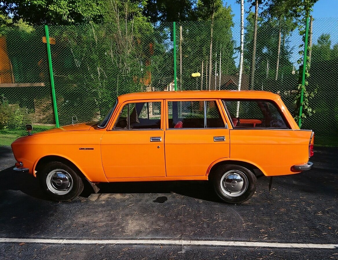 Сбоку