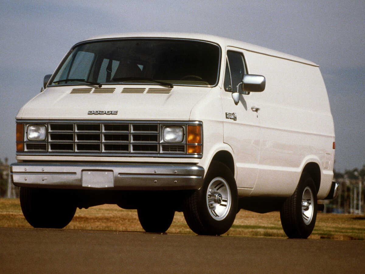 Dodge RAM Van II, Минивэн: фото поколения