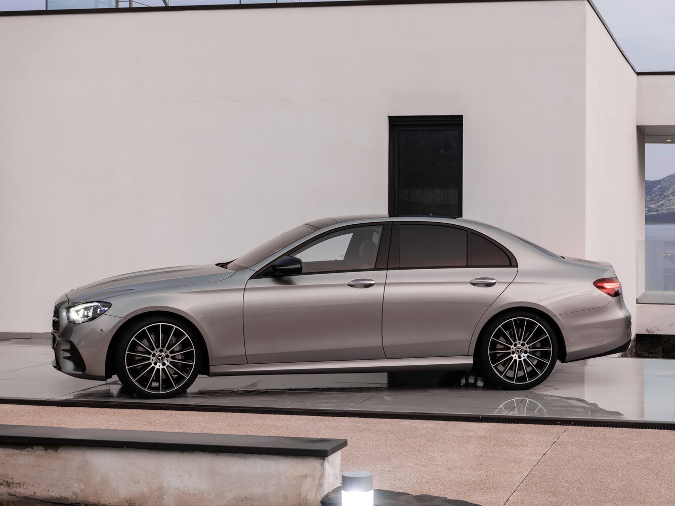 Mercedes-Benz E-Класс Sedan, вид 2